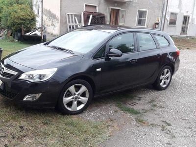 Usata Opel Astra 60 CV (44 kW) 2012 Nero Station wagon