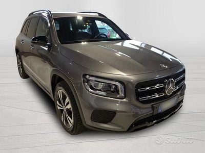 Usata Mercedes GLB200 150 CV (110 kW) 2022 Grigio SUV