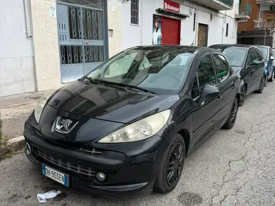 Usata Peugeot 207 109 CV (80 kW) 2007 Nero Berlina