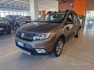 Usata Dacia Sandero Stepway 90 CV (66 kW) 2019 Bronzo Berlina
