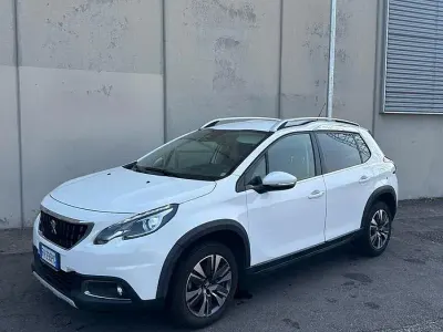 Usata Peugeot 2008 Allure 83 CV (61 kW) 2019 Bianco SUV