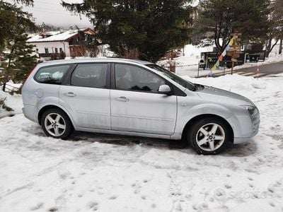 Grigio Usata 2005 Ford Focus Station wagon | 500 €