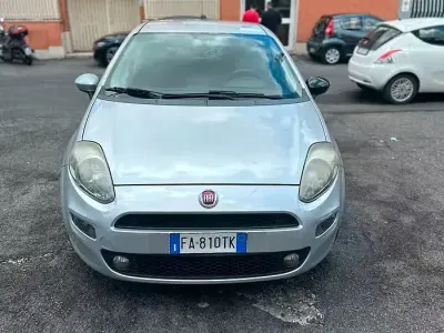 Usata Fiat Punto 69 CV (50 kW) 2015 Grigio Utilitaria