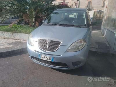 Usata Lancia Ypsilon 80 CV (58 kW) 2010 Blu Utilitaria