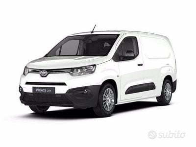 Gebraucht Toyota Proace City City 102 PS (75 kW) 2024 Weiß Van / Kleinbus