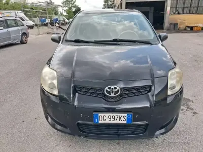 Second-hand Toyota Auris 97 CP (71 kW) 2007 Negru Hatchback