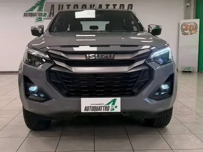 Nuova Isuzu D-Max 163 CV (119 kW) 2026 Kinabalu gray Pick-up
