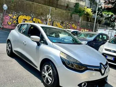 Usata Renault Clio IV Collection 75 CV (55 kW) 2017 Berlina