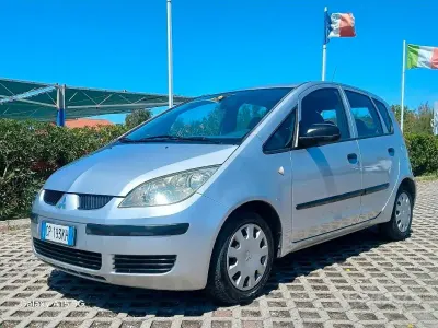 Usata Mitsubishi Colt 75 CV (55 kW) 2005 Grigio Utilitaria