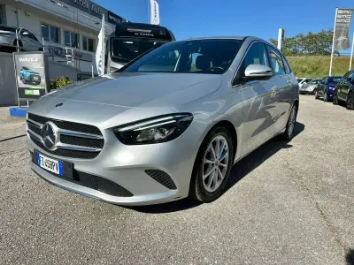 Gebraucht Mercedes B180 116 PS (85 kW) 2020 Silber Van / Kleinbus