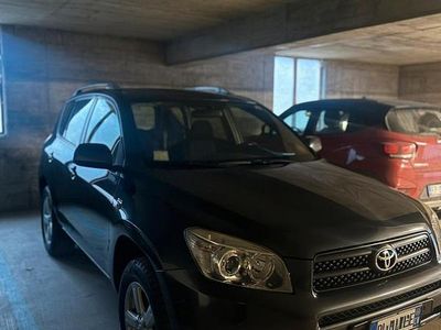 Usata Toyota RAV4 128 CV (94 kW) 2008 Grigio SUV