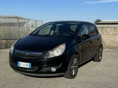 Usata Opel Corsa Edition 86 CV (63 kW) 2011 Nero Utilitaria