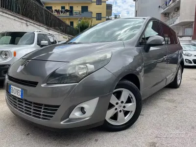 Usata Renault Scénic III Dynamique 110 CV (80 kW) 2010 Grigio Monovolume