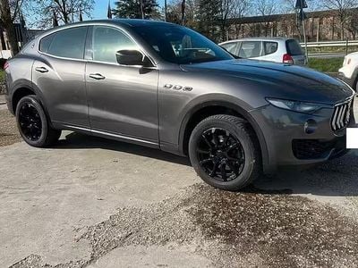 Begagnad Maserati Levante 275 HK (202 kW) 2017 Grå SUV