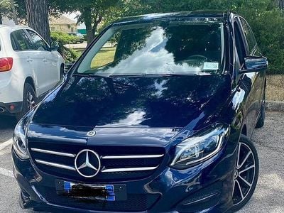 Usata Mercedes B180 109 CV (80 kW) 2018 Blu Monovolume