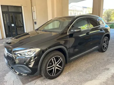 Usata Mercedes GLA180 116 CV (85 kW) 2022 Nero SUV
