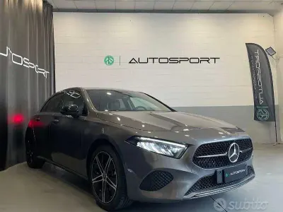 Usata Mercedes A180 Advanced Plus 116 CV (85 kW) 2025 Grigio Berlina