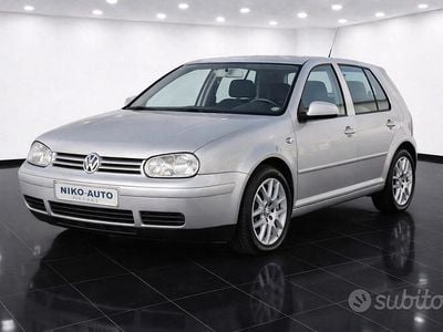 Usata VW Golf IV Highline 102 CV (75 kW) 2002 Grigio Berlina