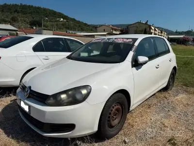 Usata VW Golf VII Comfortline 105 CV (77 kW) 2012 Bianco Berlina