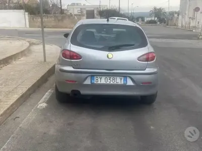 Usata Alfa Romeo 147 116 CV (85 kW) 2002 Grigio Utilitaria