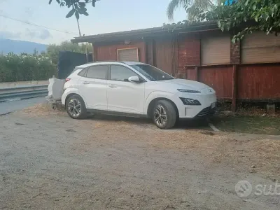 Usata Hyundai Kona 26 kW (36 CV) 2023 Bianco SUV