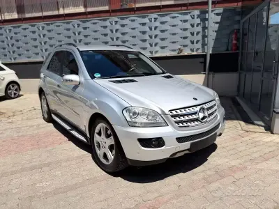 Usata Mercedes ML320 224 CV (164 kW) 2008 Grigio SUV