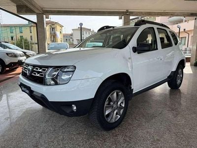 Usata Dacia Duster Lauréate 109 CV (80 kW) 2014 Bianco SUV