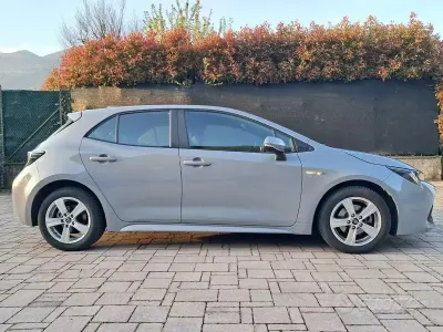 Usata Toyota Corolla Active 98 CV (72 kW) 2019 Grigio Berlina