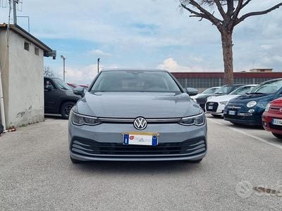 Usata VW Golf VII Life 150 CV (110 kW) 2021 Grigio Utilitaria