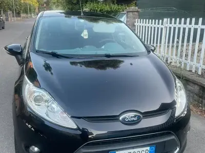 Usata Ford Fiesta Titanium 68 CV (50 kW) 2011 Nero Berlina