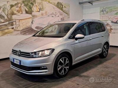 Begagnad VW Touran Executive 150 HK (110 kW) 2022 Silver Minibuss