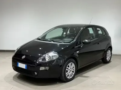 Usata Fiat Grande Punto 75 CV (55 kW) 2013 Nero Utilitaria
