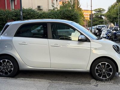 Bianco Usata 2016 Smart ForFour Utilitaria | 8000 € (Ottimo prezzo)