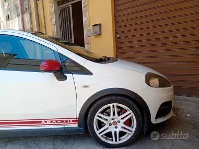 Usata Abarth Grande Punto 155 CV (114 kW) 2009 Utilitaria