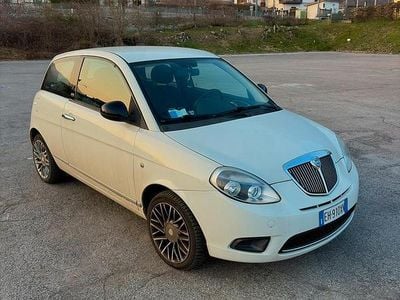 Usata Lancia Ypsilon 69 CV (50 kW) 2011 Bianco Utilitaria