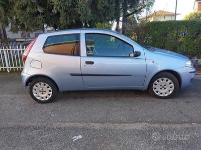 Usata Fiat Punto 77 CV (56 kW) 2009 Utilitaria