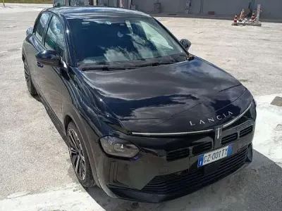 Usata Lancia Ypsilon 101 CV (74 kW) 2025 Utilitaria
