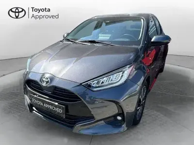 Usata Toyota Yaris Trend 72 CV (52 kW) 2022 Grigio Utilitaria