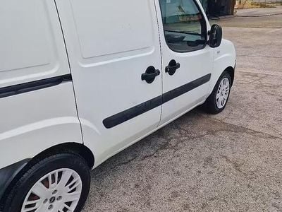 Begagnad Fiat Doblò 105 HK (77 kW) 2006 Vit Minibuss