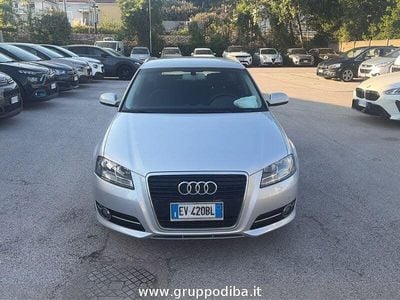 Käytetty Audi A3 Young 90 HP (66 kW) 2012 Hopea Sedan