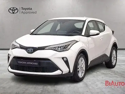 Usata Toyota C-HR Active 122 CV (89 kW) 2022 Bianco SUV