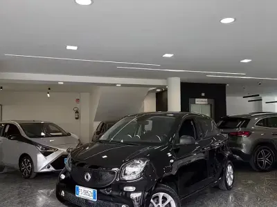 Usata Smart ForFour 71 CV (52 kW) 2018 Nero Utilitaria