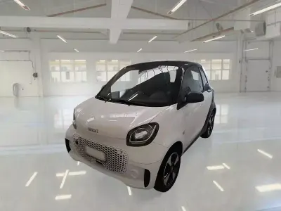 Usata Smart ForTwo Coupé Passion 41 kW (56 CV) 2021 Bianco Coupé
