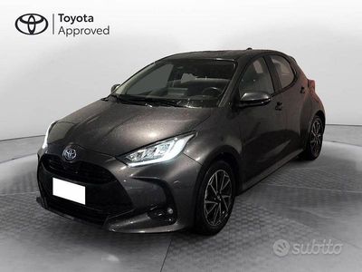 Usata Toyota Yaris Hybrid Trend 116 CV (85 kW) 2021 Grigio Berlina