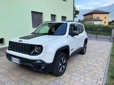 Usata Jeep Renegade Trailhawk 170 CV (125 kW) 2020 Bianco SUV