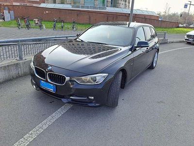 Usata BMW 320 Sport Line 184 CV (135 kW) 2013 Nero Station wagon