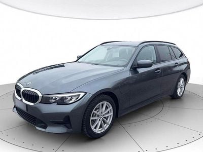 Usata BMW 330e Advantage 184 CV (135 kW) 2021 Grigio metall. Station wagon