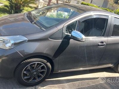 Occasion Toyota Yaris 90 ch (66 kW) 2011 Gris Citadine