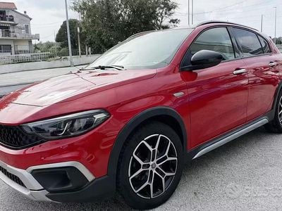 Usata Fiat Tipo Cross 131 CV (96 kW) 2021 Rosso Berlina