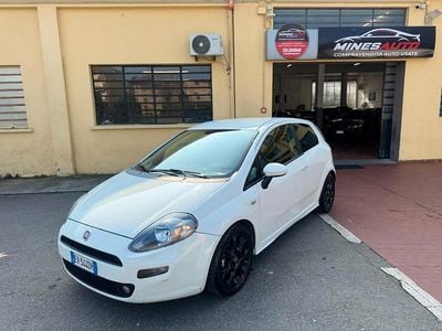 Usata Fiat Punto Lounge 85 CV (62 kW) 2014 Bianco Utilitaria